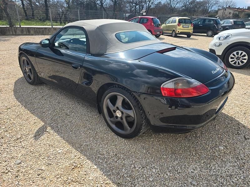 Second-hand Porsche Boxster 220 CP (161 kW) 2000 Negru Cabrio