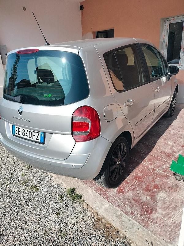 Usata Renault Modus 75 CV (55 kW) 2010 Grigio Monovolume