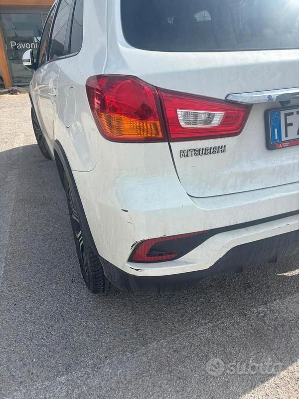 Usata Mitsubishi ASX 117 CV (86 kW) 2018 Bianco SUV