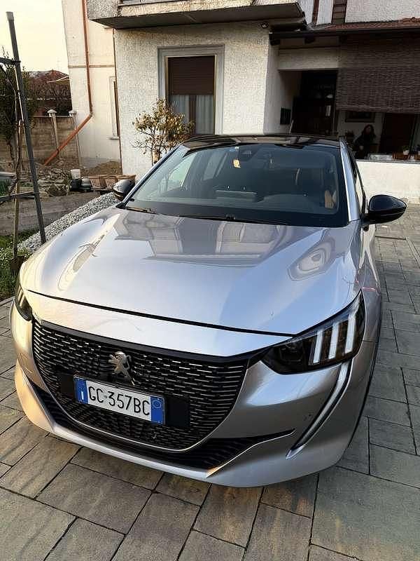 Usata Peugeot 208 GT-line 102 CV (75 kW) 2020 Utilitaria