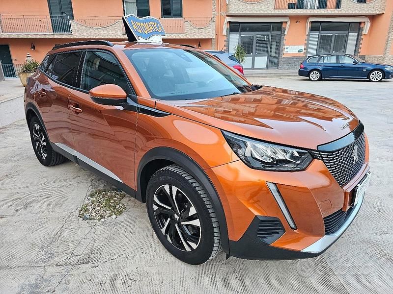 Usata Peugeot 2008 Allure 131 CV (96 kW) 2021 Marrone SUV