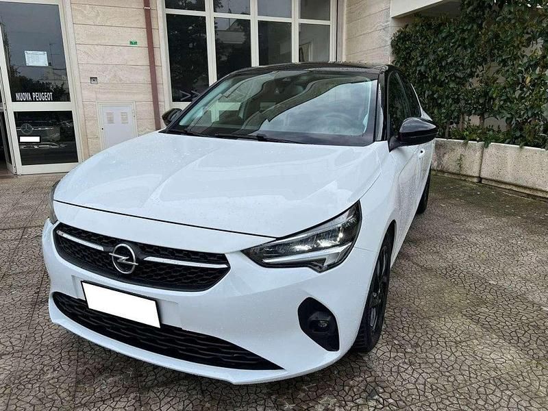 Usata Opel Corsa Design & Tech 102 CV (75 kW) 2022 Bianco Utilitaria