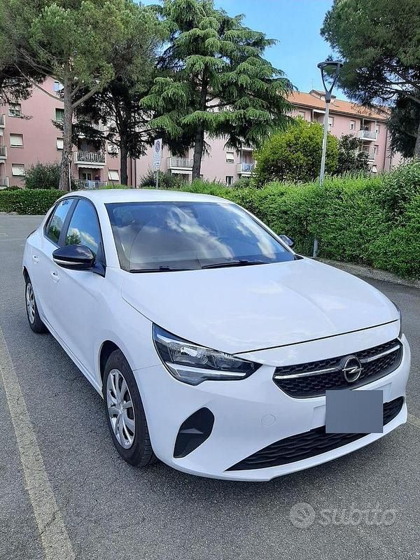 Usado Opel Corsa Edition 75 HP (55 kW) 2021 Branco Citadino