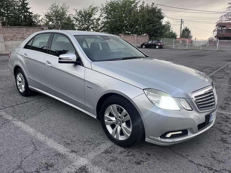 Usata Mercedes E250 Elegance 204 CV (150 kW) 2009 Argento Berlina
