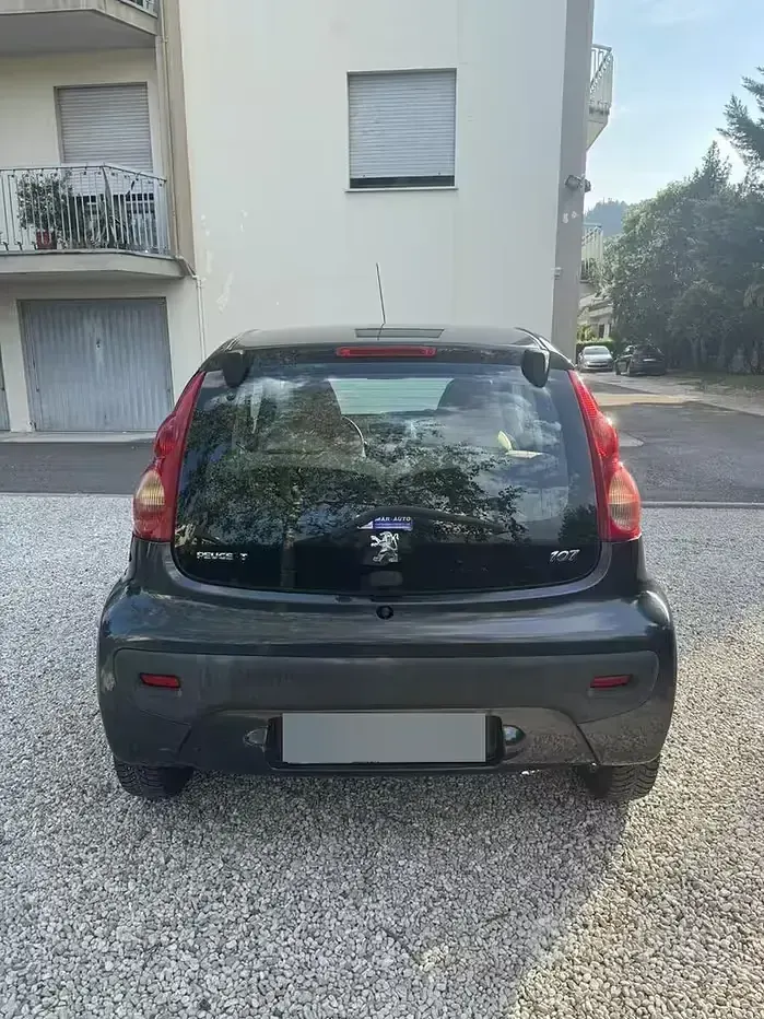 Usata Peugeot 107 68 CV (50 kW) 2007 Nero Utilitaria