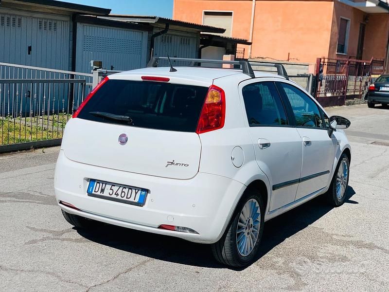 Usata Fiat Grande Punto 90 CV (66 kW) 2009 Bianco Utilitaria