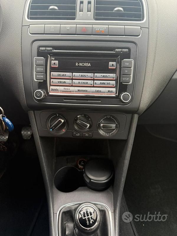 Usata VW Polo 75 CV (55 kW) 2012 Grigio Berlina