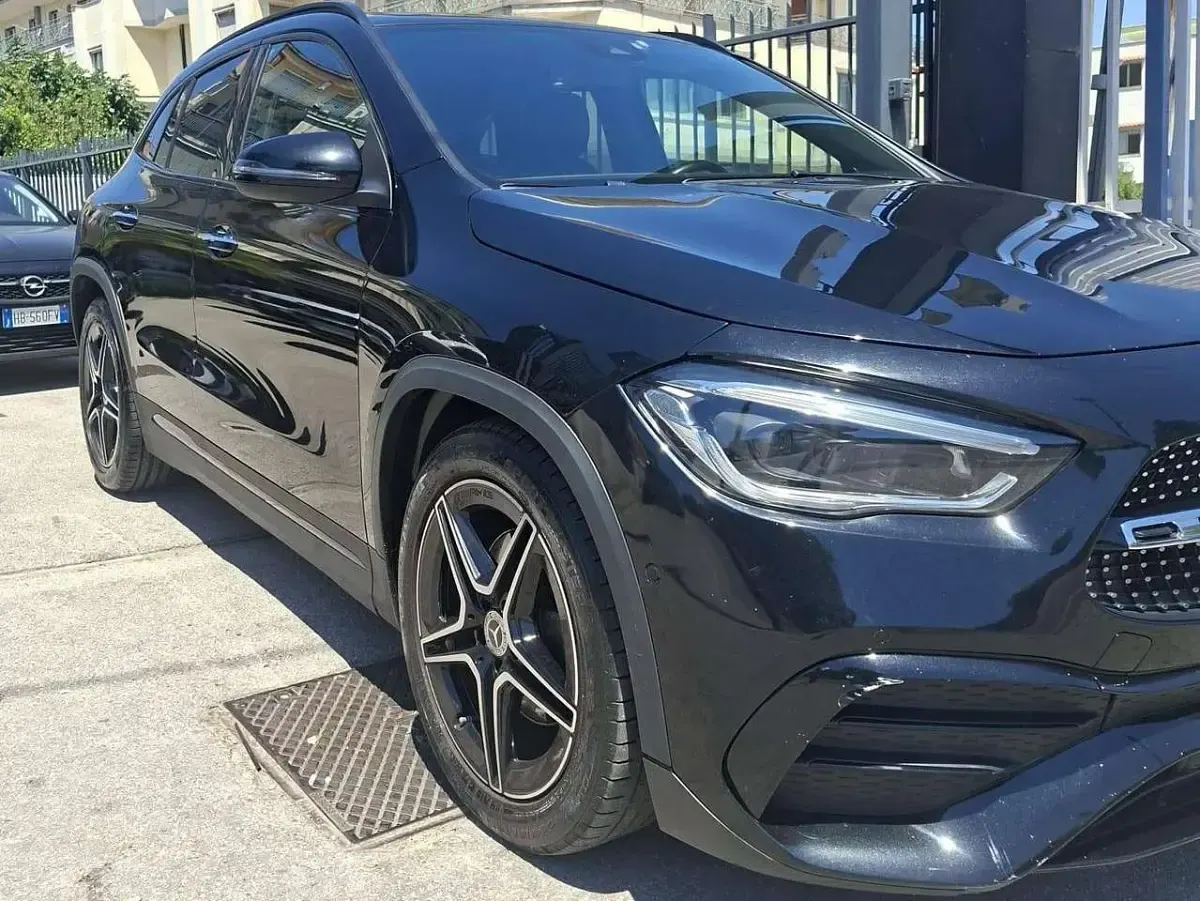 Usata Mercedes GLA200 Premium 150 CV (110 kW) 2022 Nero SUV