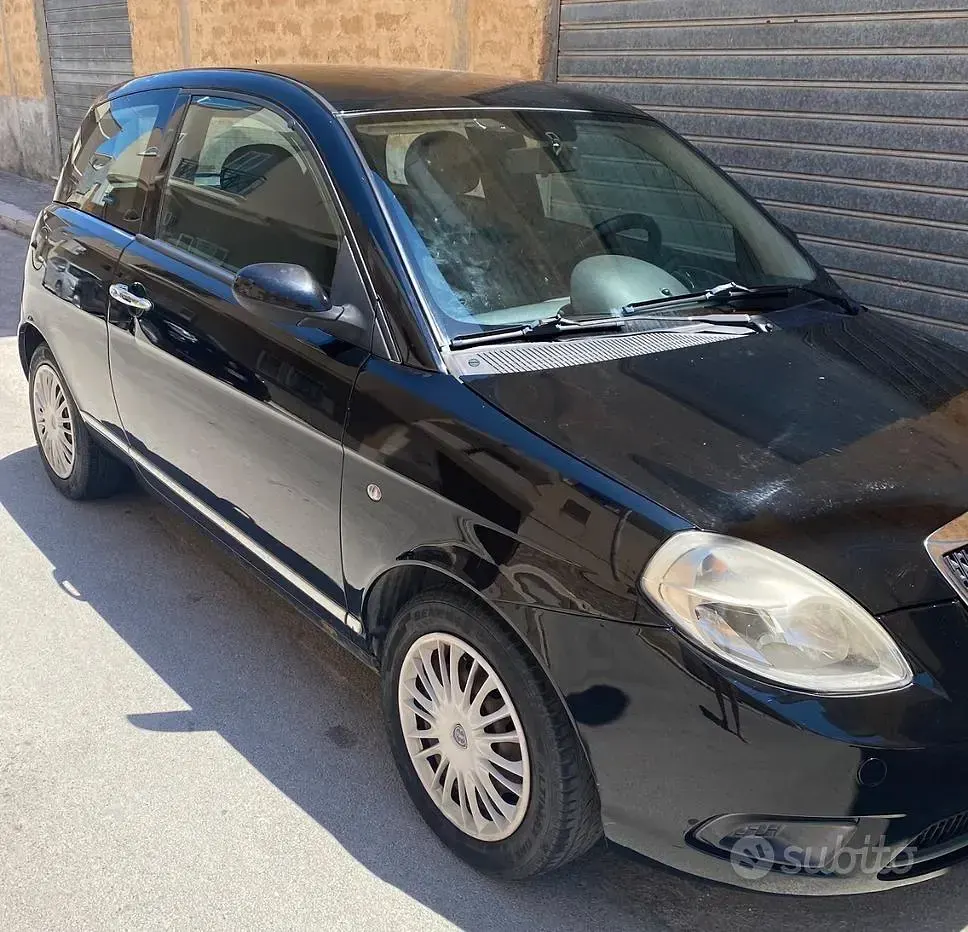 Usata Lancia Ypsilon 60 CV (44 kW) 2009 Nero Utilitaria