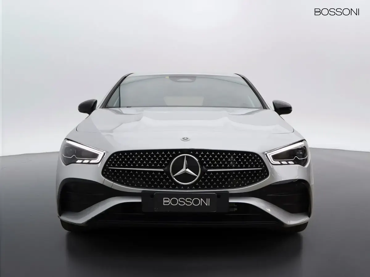 Usata Mercedes CLA200 AMG Line Premium 150 CV (110 kW) 2024 Argento Coupé