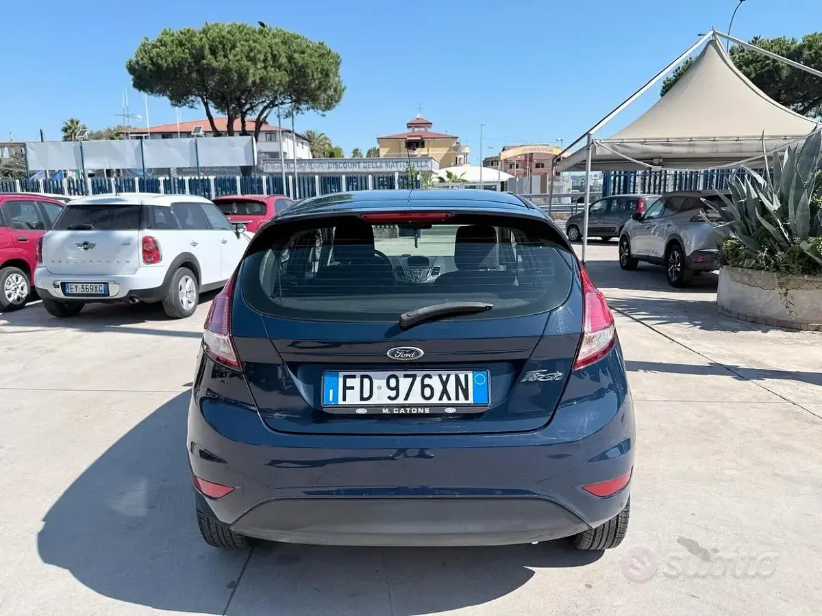 Usata Ford Fiesta 95 CV (69 kW) 2016 Bluazzurro Utilitaria