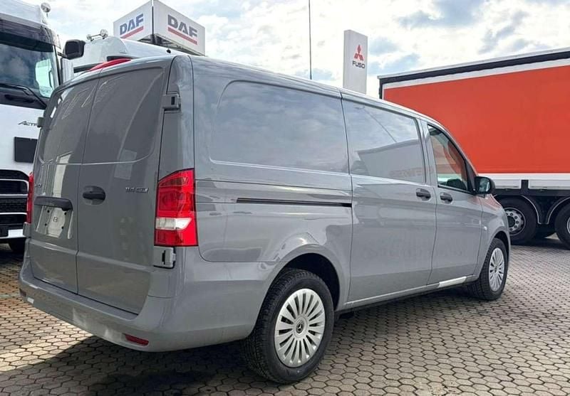 Nouvelle Mercedes Vito 136 ch (100 kW) 2026 Gris Van