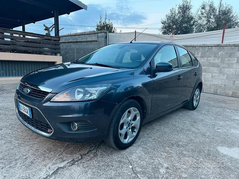 Usata Ford Focus Titanium 90 CV (66 kW) 2008 Grigio Berlina