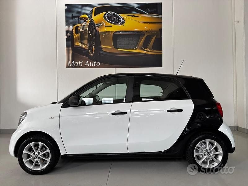 Usata Smart ForFour 71 CV (52 kW) 2018 Bianco Utilitaria