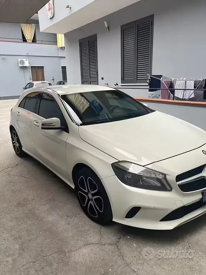 Usata Mercedes A160 Executive 90 CV (66 kW) 2017 Bianco Utilitaria