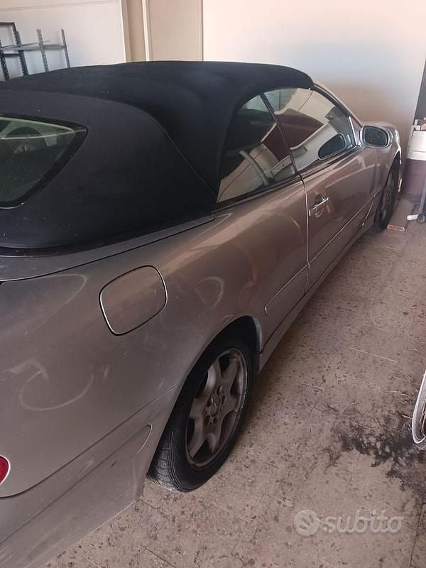 Usata Mercedes CLK200 2001 Grigio Cabrio