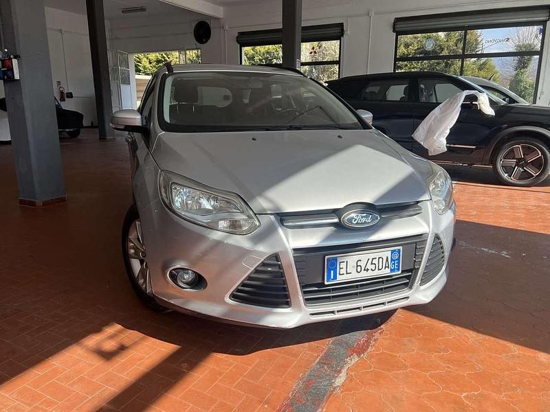 Usata Ford Focus Titanium 95 CV (69 kW) 2012 Argento Station wagon