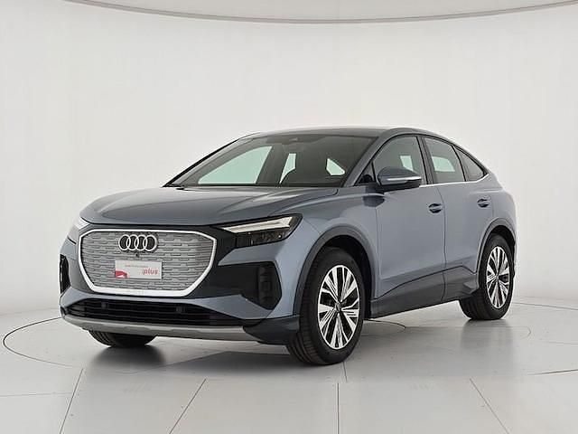 Usata Audi Q4 e-tron Advanced Plus 150 kW (204 CV) 2023 Blu geyser metallizzato SUV