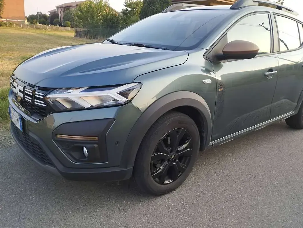 Usata Dacia Sandero Extreme 101 CV (74 kW) 2024 Verde Berlina