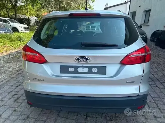 Usata Ford Focus Titanium 125 CV (91 kW) 2016 Argento Station wagon