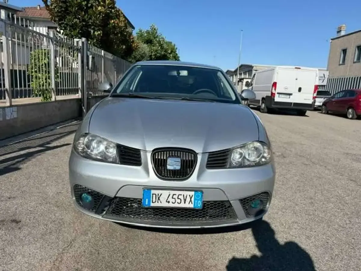 Usata Seat Ibiza Stylance 86 CV (63 kW) 2007 Argento Utilitaria