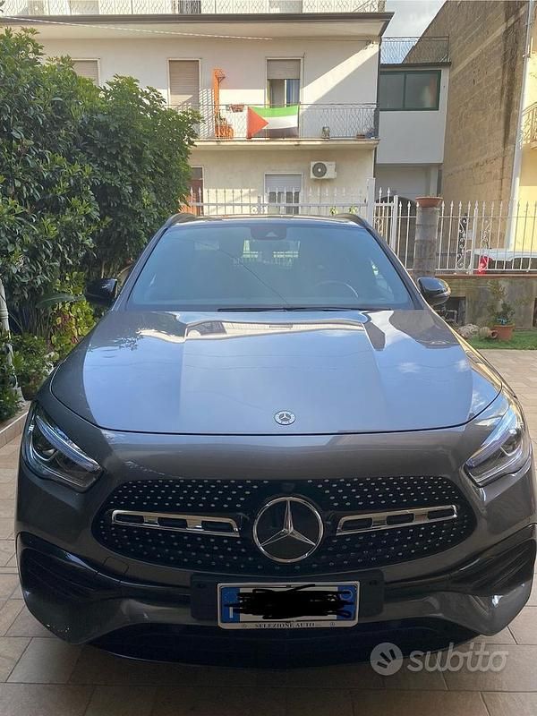 Usata Mercedes GLA200 Premium Plus 150 CV (110 kW) 2023 Grigio SUV