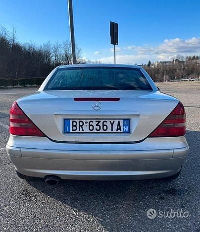 Usata Mercedes SLK200 163 CV (119 kW) 2001 Argento Cabrio