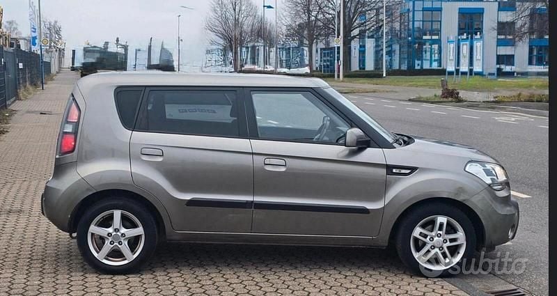 Usata Kia Soul 127 CV (93 kW) 2009 Grigio SUV