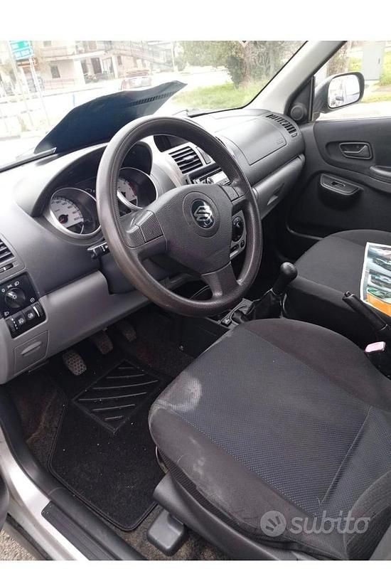 Usata Suzuki Ignis 99 CV (72 kW) 2008 Grigio Utilitaria