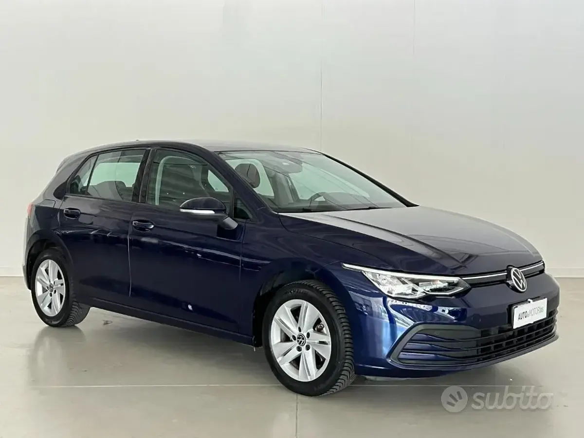 Usata VW Golf VIII Life 150 CV (110 kW) 2020 Bluazzurro Berlina