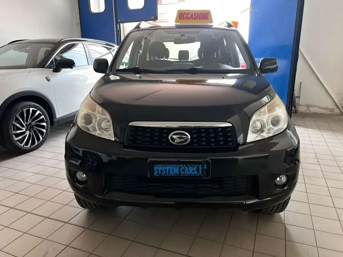 Usata Daihatsu Terios 102 CV (75 kW) 2012 Nero SUV