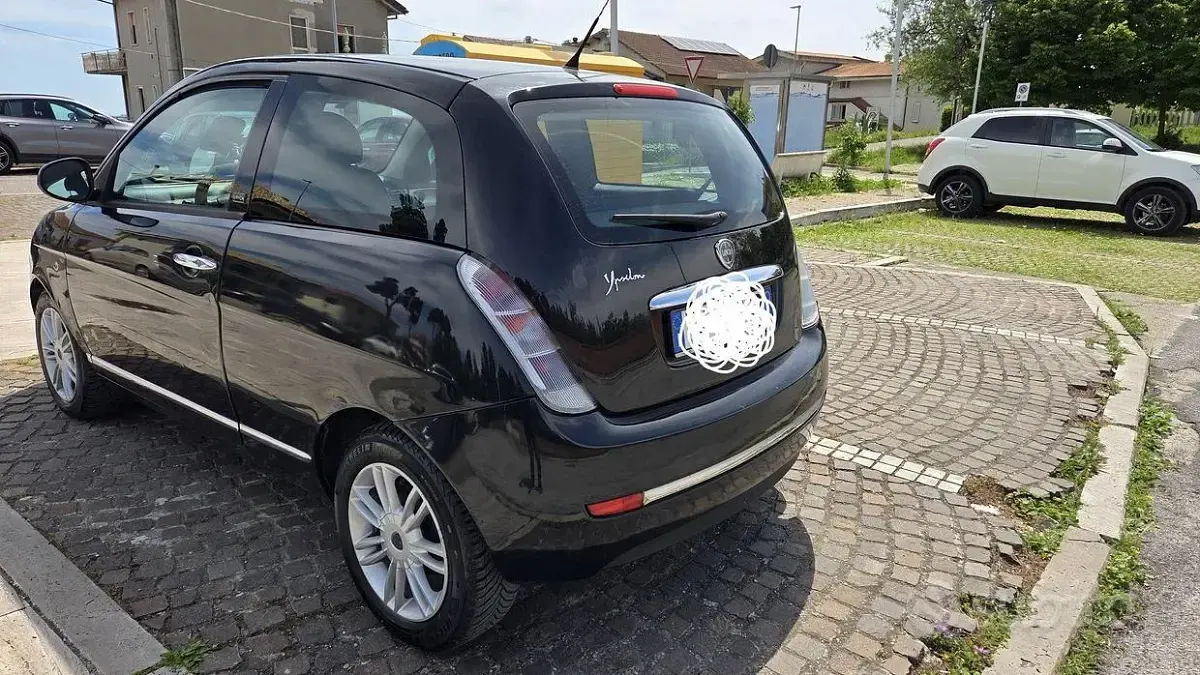 Usata Lancia Ypsilon 77 CV (56 kW) 2011 Nero Utilitaria