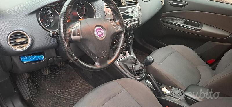 Usata Fiat Bravo 120 CV (88 kW) 2007 Marrone Utilitaria