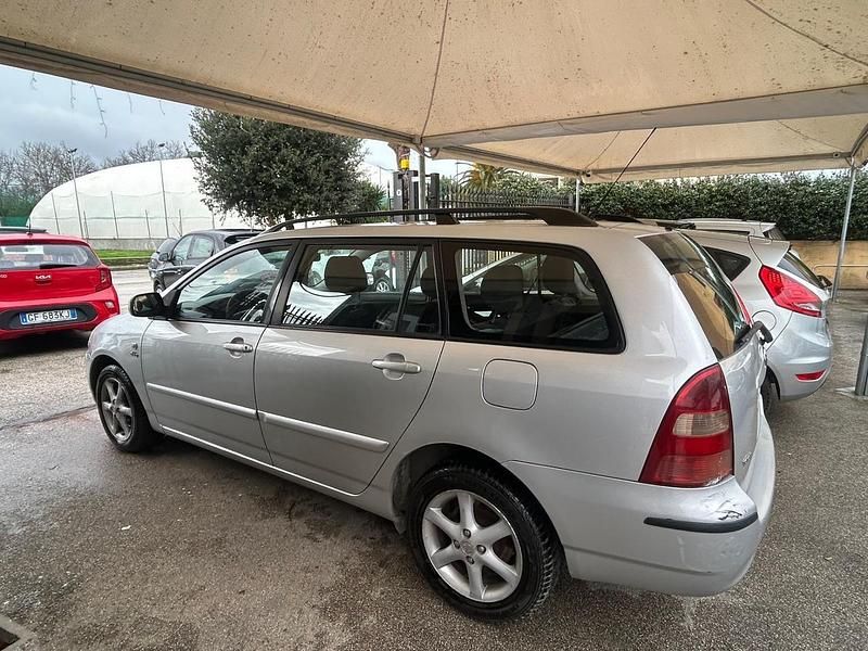 Usata Toyota Corolla 89 CV (65 kW) 2002 Argento Station wagon