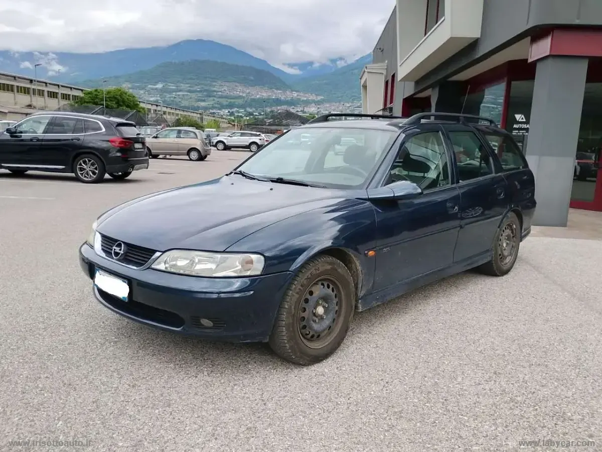 Usata Opel Vectra S 125 CV (91 kW) 2002 Blu/azzurro Station wagon
