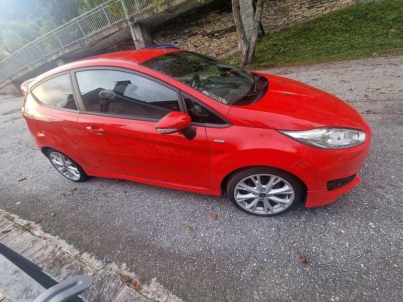 Rosso Usata 2017 Ford Fiesta ST-Line Berlina | 8500 € (Ottimo prezzo) - Immagine 1/4