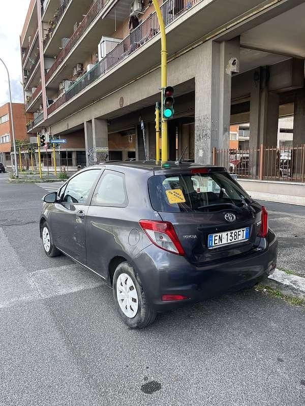 Usata Toyota Yaris Active 69 CV (50 kW) 2012 Utilitaria