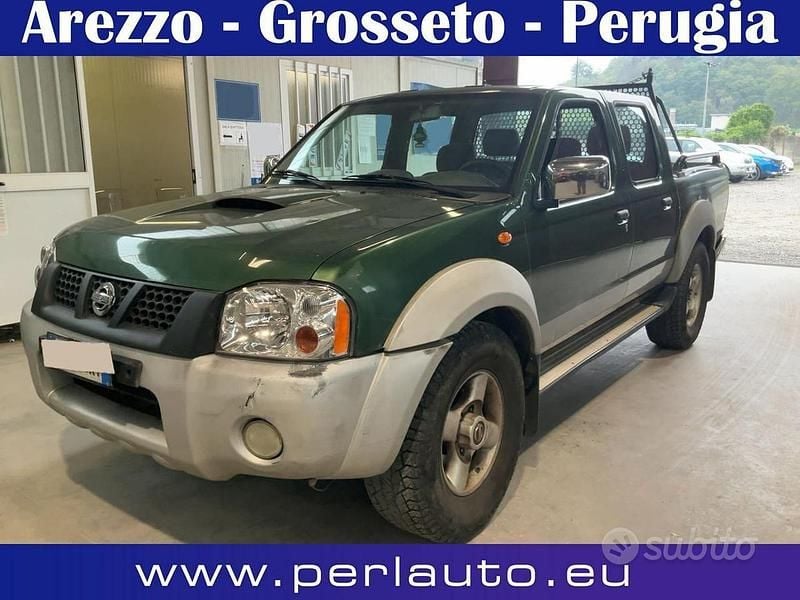 Usata Nissan Navara 133 CV (97 kW) 2003 Verde Pick-up