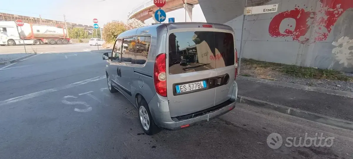 Usata Fiat Doblò Active 105 CV (77 kW) 2013 Grigio Monovolume