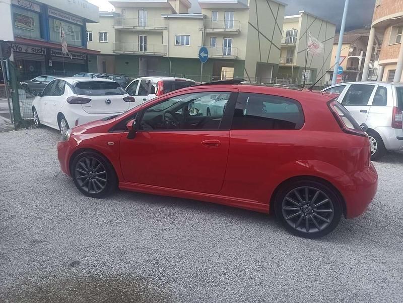 Usata Fiat Punto Sport 135 CV (99 kW) 2012 Rosso Berlina