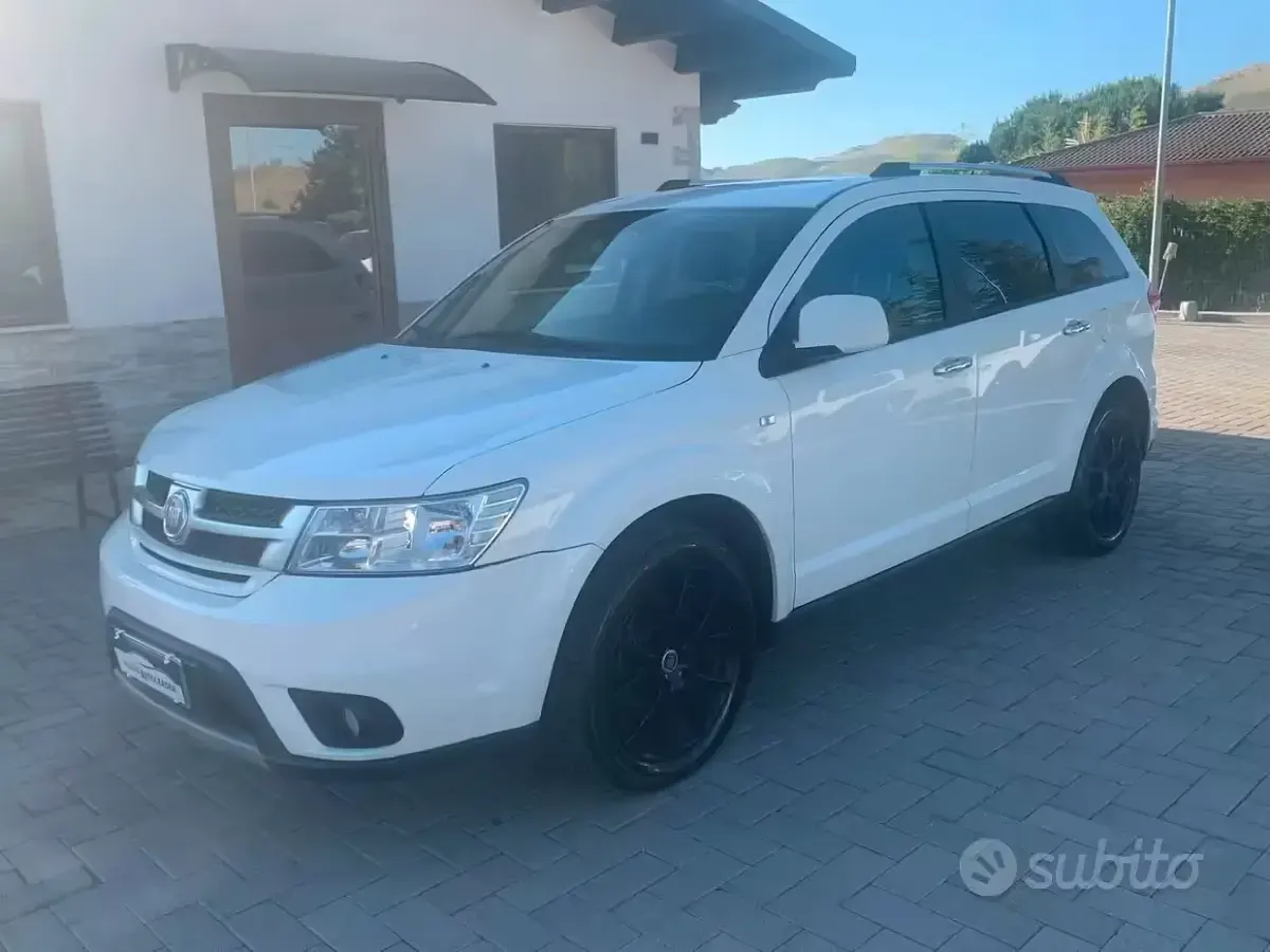 Usata Fiat Freemont Lounge 170 CV (125 kW) 2014 Bianco SUV