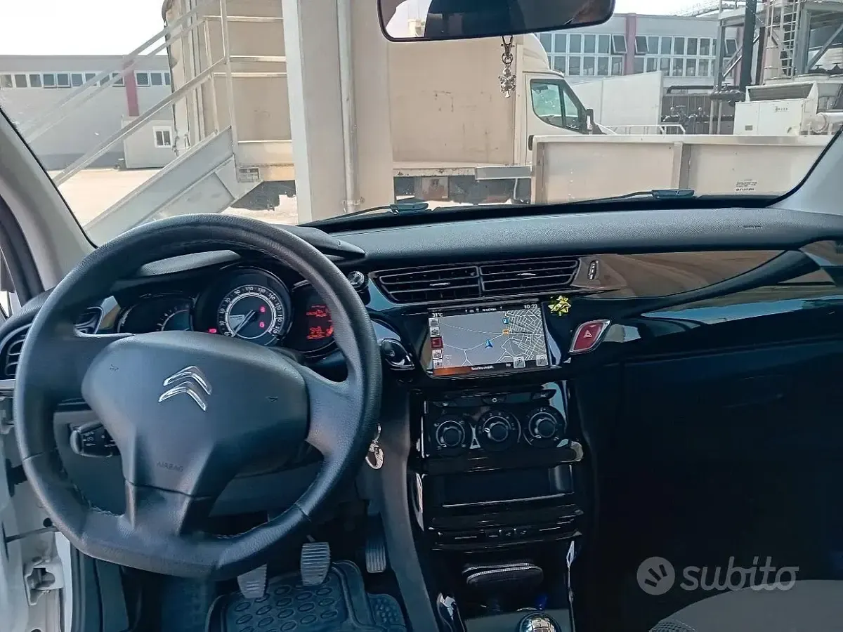 Usata Citroën C3 68 CV (50 kW) 2015 Bianco Utilitaria