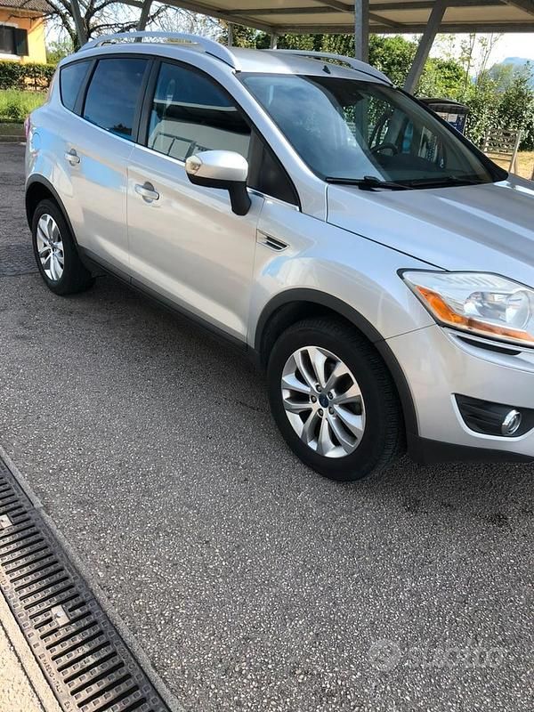 Usata Ford Kuga 136 CV (100 kW) 2009 Grigio SUV
