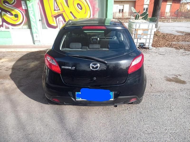 Usata Mazda 2 75 CV (55 kW) 2008 Nero Utilitaria