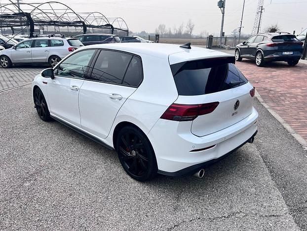 Usata VW Golf VIII GTI 244 CV (179 kW) 2024 Berlina