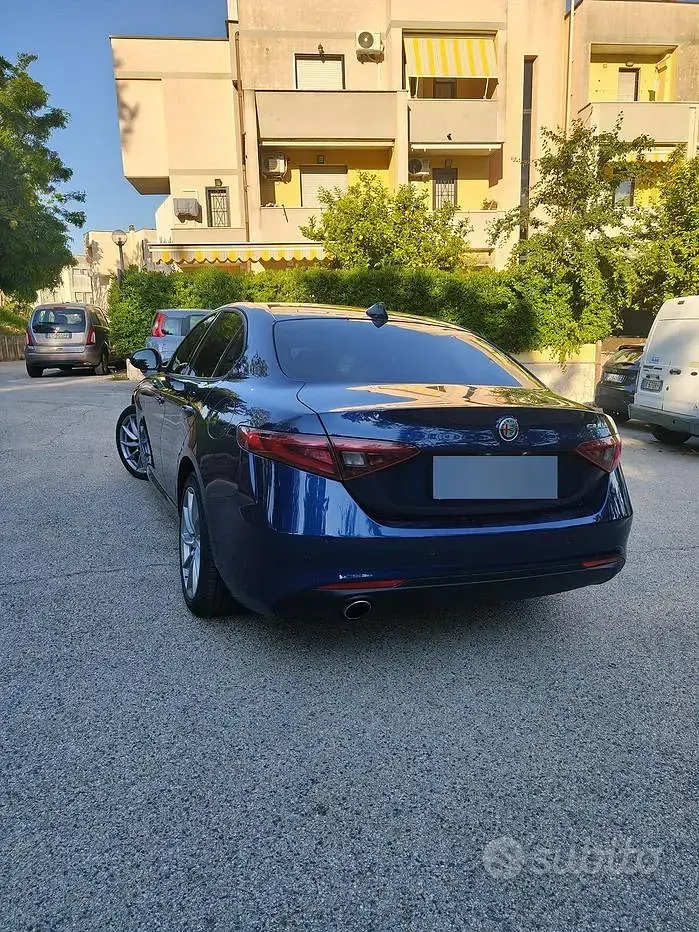 Usata Alfa Romeo Giulia 201 CV (147 kW) 2019 Blu Berlina