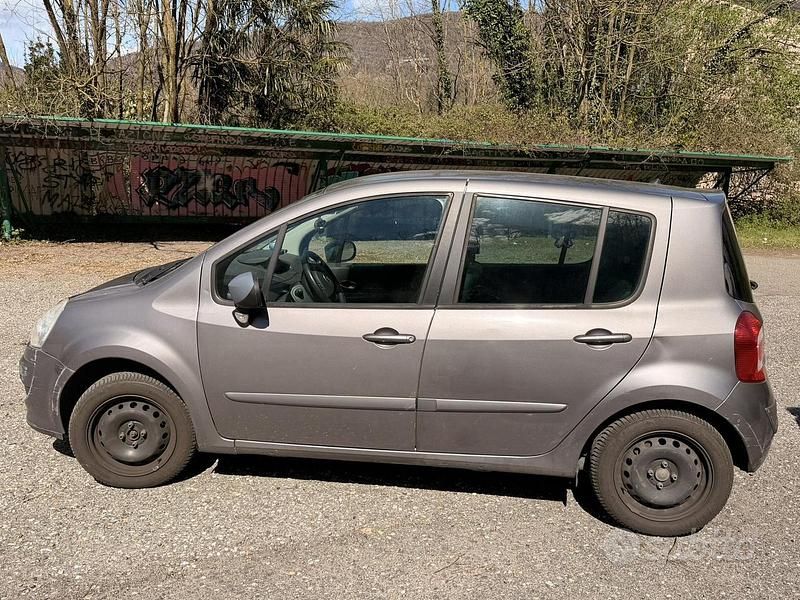 Usata Renault Modus 2011 Grigio Monovolume