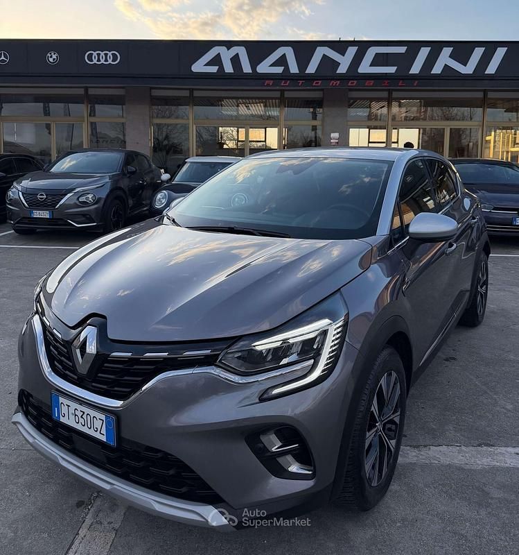 Usata Renault Captur Techno 91 CV (66 kW) 2024 Grigio SUV