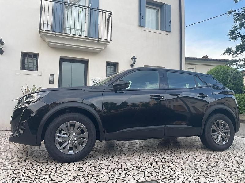 Usata Peugeot 2008 101 CV (74 kW) 2023 Nero SUV