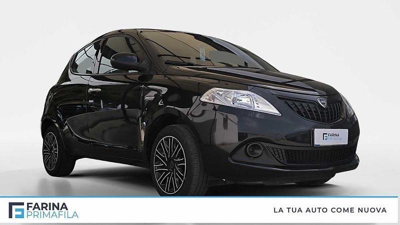Usata Lancia Ypsilon Gold 69 CV (50 kW) 2024 Nero Utilitaria